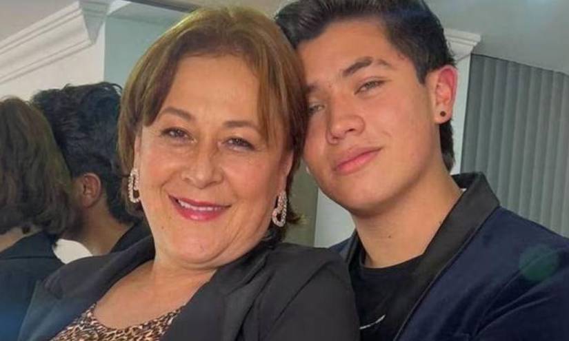 Alina Lozano junto a Jim Velázquez en una imagen de archivo.