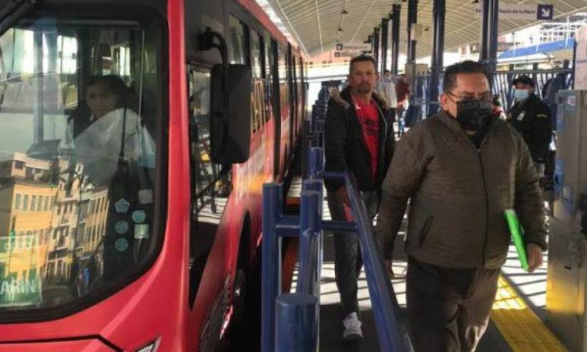 Miles de usuarios acuden diariamente a la estación Río Coca de la Ecovía.