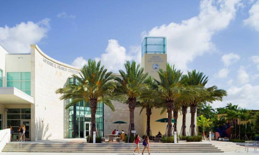 Exterior del Miami Country Day School en una imagen de archivo.
