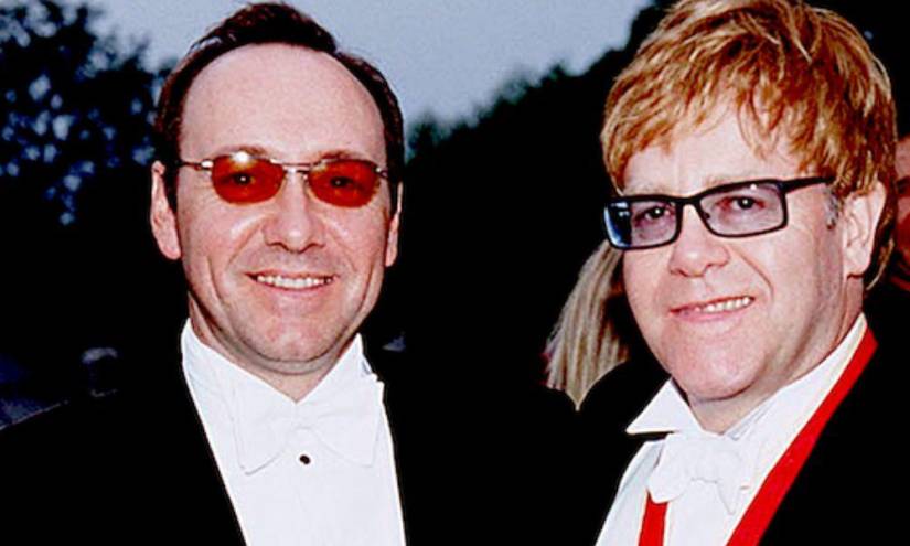 Elton John y Kevin Spacey, este último está siendo procesado por 12 supuestos cargos vinculados a delitos sexuales.