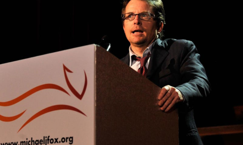 La organización sin fines de lucro del actor se llama Fundación Michael J. Fox para la Investigación del Parkinson que surgió a raíz de que su fundador conoció su diagnóstico a los 29 años.