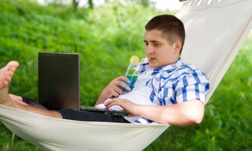 Imagen referencial a un nómada digital.