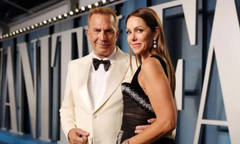 Kevin Costner y Christine Baumgartner en una imagen de archivo.