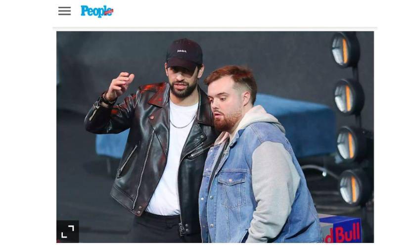 Gerard Piqué junto a Ibai Llanos en el Kingdom Cup.