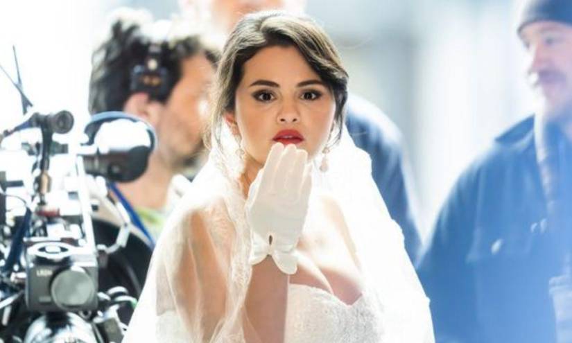 Selena Gómez vestida de novia en el set de ' Only murders in the building'.