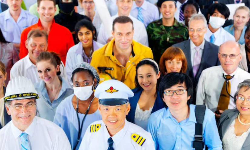 Imagen referencial a todas las profesiones en la que se desemvuelven las personas que viven en el continente Latinoamericano.