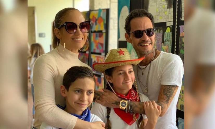 Jennifer Lopez y Marc Anthony junto a sus hijos en una imagen de archivo.