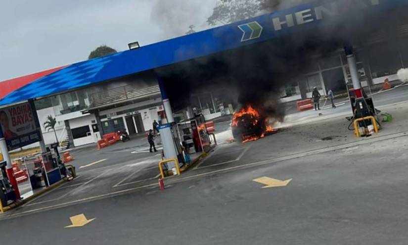 Dos explosiones de autos en gasolineras de Santo Domingo se registraron en noviembre de 2022.