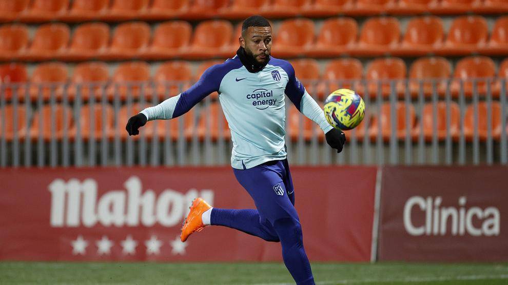 El Atlético de Madrid hace oficial el fichaje de Memphis hasta 2025