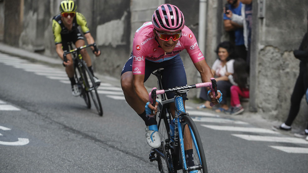 Carapaz se mantiene primero en el Giro de Italia