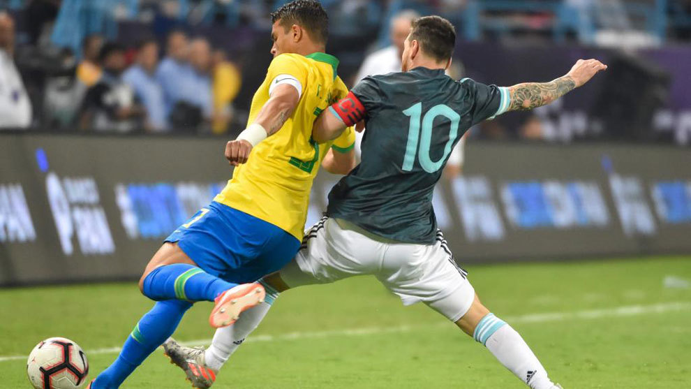 Thiago Silva critica Messi