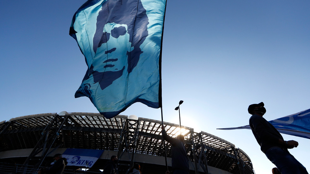 Nápoles rebautiza su estadio de fútbol como el &quot;Diego Armando Maradona&quot;