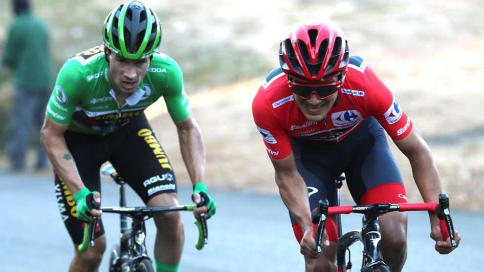 Roglic llega segundo y le saca 45 segundos de distancia a Carapaz