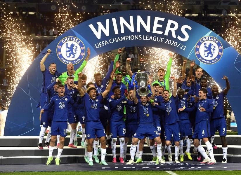 Jugadores del Chelsea FC celebrando la segunda Champions League de la historia del club.