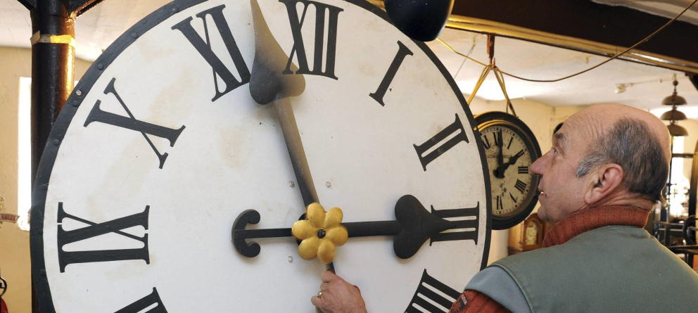 Los relojes se atrasarán una hora este domingo en la Unión Europea