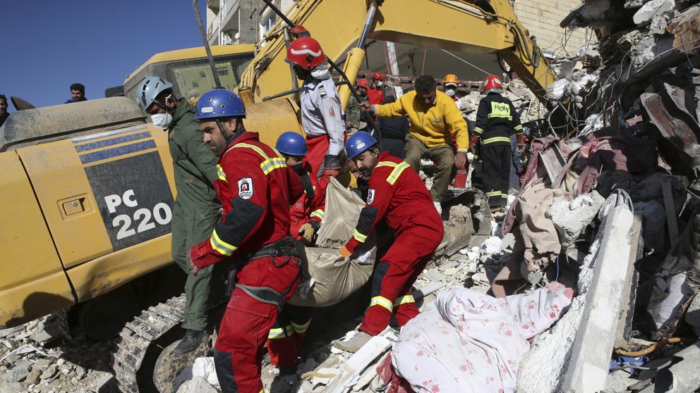 Se eleva a 530 el número de muertos por terremoto en frontera entre Irak e Irán