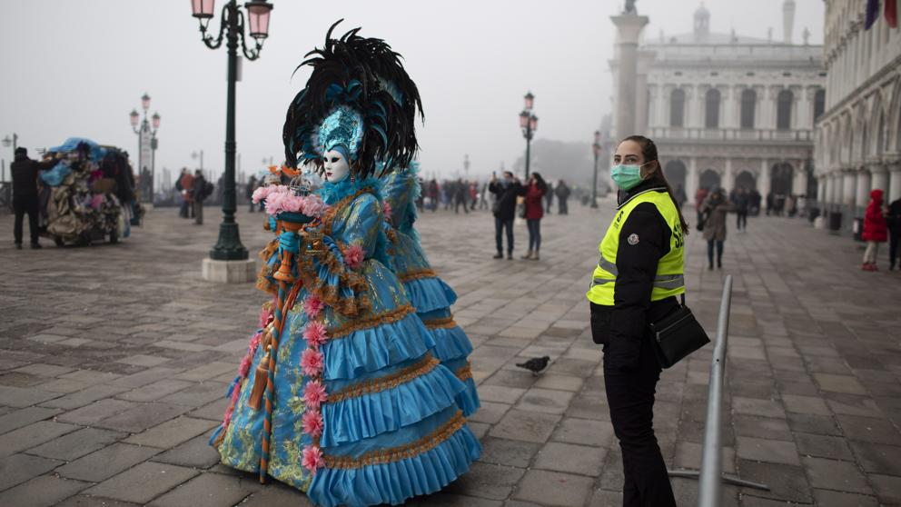 Suspenden carnaval de Venecia por brote de coronavirus