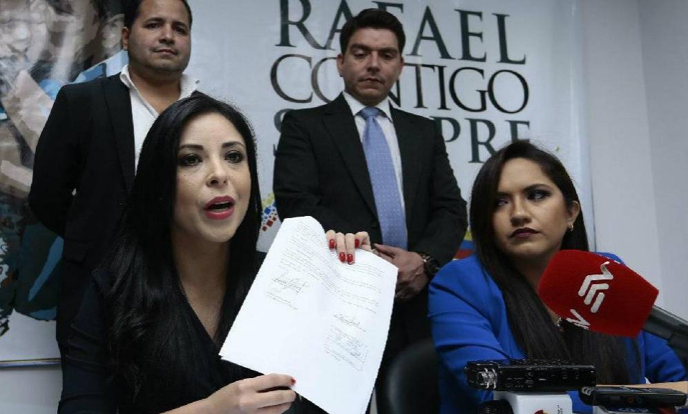 &quot;Rafael Contigo Siempre&quot; ya tiene más de 900.000 firmas, según presidente Correa