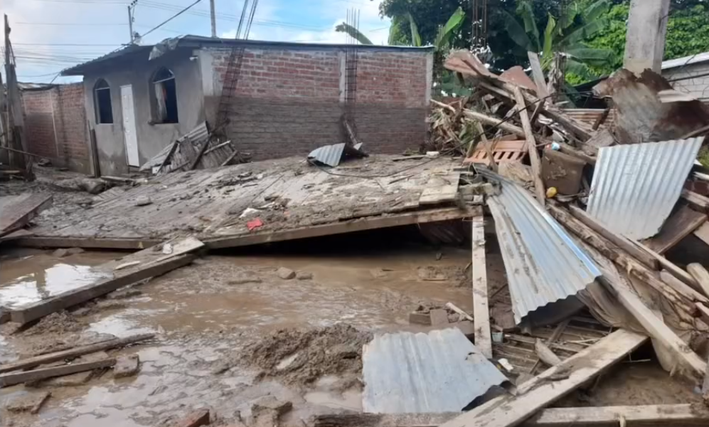 Inundaciones en Esmeraldas: Damnificados piden apoyo estatal para retirar escombros