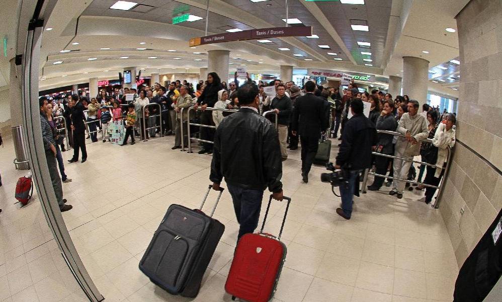 Comenzó cobro de impuesto a la salida de divisas en aeropuertos