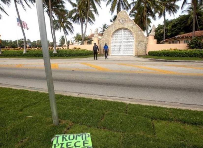 El pasado 8 de agosto, agentes del FBI sacaron doce cajas de la casa de Trump de Florida.